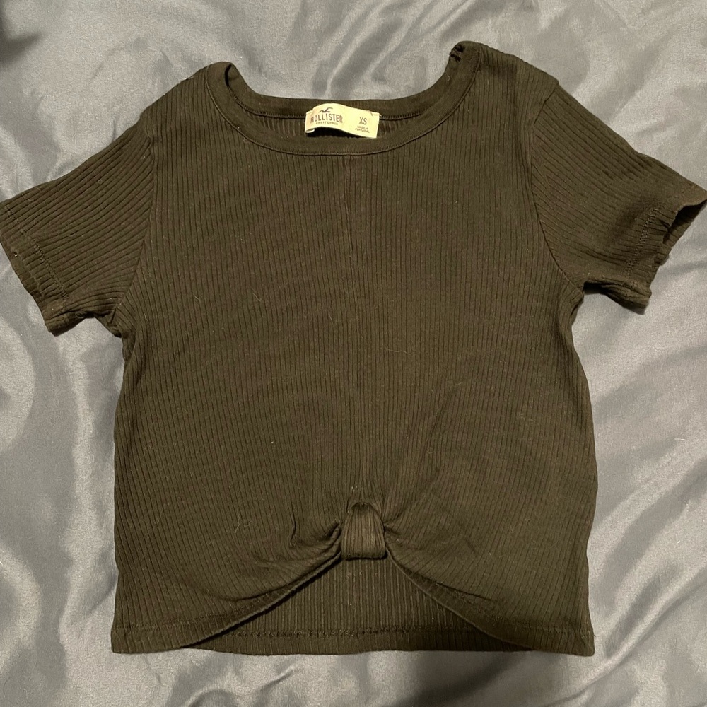 Hollister Ribbed Knot Front Crop Tee